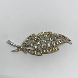 Sarah Coventry Brooch Leaf with Austrian Rhinestones marked CANADA rare find